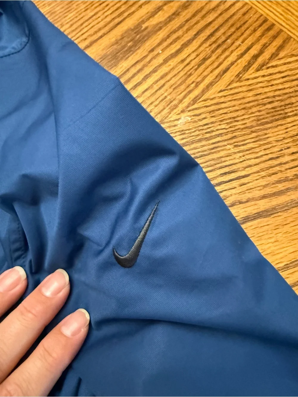 Vintage Nike Men's Blue V-Neck Windbreaker Pullover